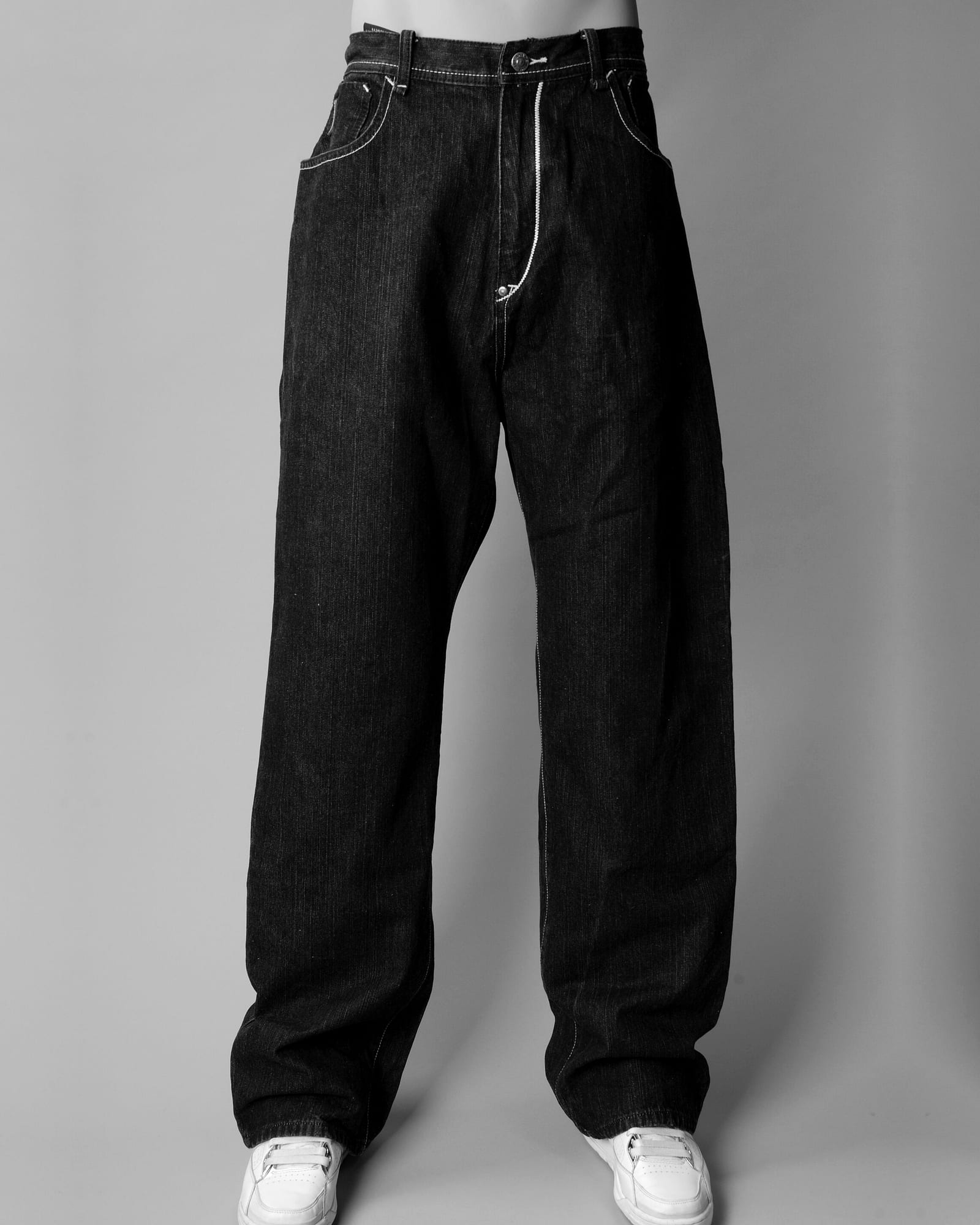 Wide-leg jeans, full length, front view